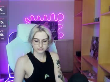 Caroline_carterr, 18 years old, GOAL: Dance [85 tokens remaining] Welcome to my room! #lovense #blonde #nonude #18 #new, webcam photo