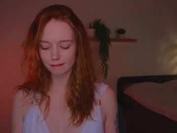 Hairy cam model Carolinnk, 18 yrs live now