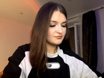Carolynhanrath, 19 years old, GOAL : Biggest smile ever! Hello CB, my name is Elizabeth! i'm #new here! Show me your thumbs up! Let's get acquainted! #bigboobs #shy #18 #young [15 tokens remaining], webcam photo