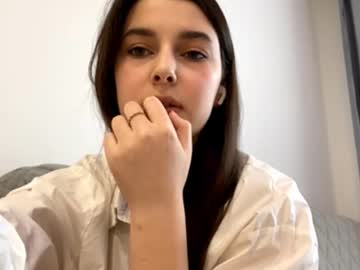 Cathiebrackelsberg, 18 years old, Goal: eye contact! #shy #new #18 #cute #teen [41 tokens remaining], webcam photo