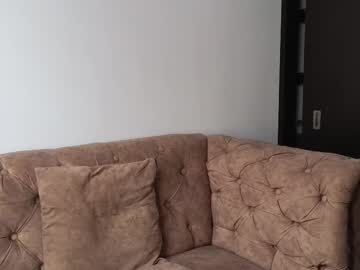 Squirting cam girl Celeste_tailor_ age 20 yrs live now