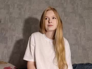 Chanelledroz, 18 years old, Goal: Tease with my shirt<: My name is Lia #new , new experience to me, hope it turns out well :3  #skinny #young #18 #shy [59 tokens remaining], webcam photo