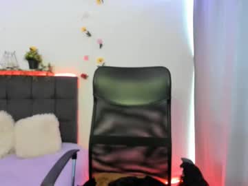 Squirting cam girl Charlottelabouff age 23 yrs live now