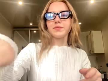 Charlsiehardter, 18 years old, GOAL: show belly - My name is Mia, i'm new here, let's fun together^^ #new #18 #teen #shy #skinny [36 tokens remaining], webcam photo