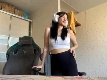 Chasidychannel, 18 years old, umm,  its my first stream,   Goal - its blush, but i`ll try dance for you!  Hello, my name is Viola! #shy #18 #blonde #young #new [24 tokens remaining], webcam photo