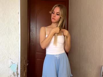 Chayashortle, 18 years old, i'm Milissa and #new here #shy #skinny #blonde #18 Goal:   Let me start dancing, put my hands up to my waist and dance with my hips :D [130 tokens remaining], webcam photo