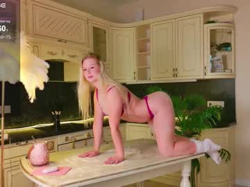 Cherryhello, 18 years old, tour of the body for the first subscribers ? [300 tokens left] #18 #new #teen #feet, webcam photo