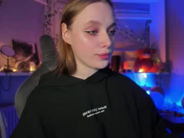Catch me live as Chloegins, age 21 yrs in premium male cam shows