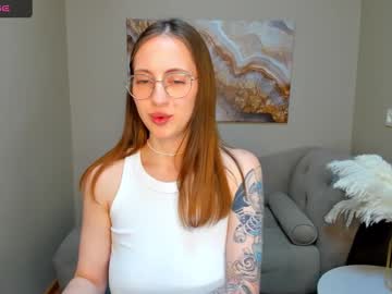 Christycrayme, 23 years old, GOAL: lovens control 5 min [0 tokens remaining] Welcome to my room! #milktits #new #brownhair #lovense #bigtits, webcam photo