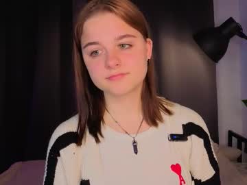 Colbyrivenbark, 18 years old, goal: Look on my top + turn arround? Hey! My name is Janet, I'm #18 y.o., #new and #skinny girl. #teen #shy [0 tokens remaining], webcam photo