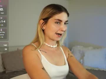 Squirting cam girl Coraa_madison age 23 yrs live now