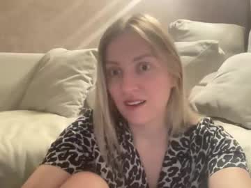 Cosmo_blondiee, This is my first day here. Are there any gentlemen here? #new #blonde #cute #natural #nonude, webcam photo