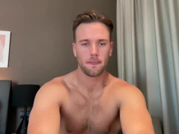 Live cam performer Courtney981 streaming now