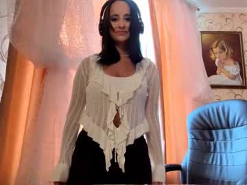 Creolacasher, 18 years old, GOAL: I'll dance for you [56 tokens left] #new #18 #shy #bigboobs #teen, webcam photo