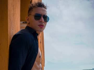 My live show as criss__tom (cum, bigcock, pantyhose, muscle, lovense) streaming now