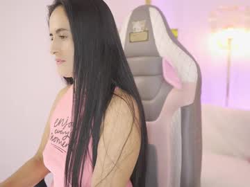 Criss_vega_, 35 years old, GOAL: ? Spank my ass [8 tokens remaining] Welcome to my room! #feet #milf #boobs #pussy #new, webcam photo