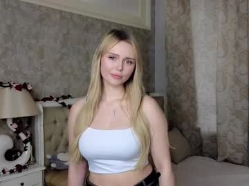 Crumble_caramel, 18 years old, Blow u a personal kiss  :>   #new #shy #cute #young #18 [12 tokens remaining], webcam photo