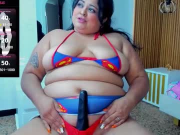 Squirting cam girl Curvy_beauty_ age 32 yrs live now