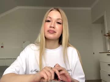 Cutie_muse, 18 years old, GOAL:Bite and lick my lips close to cam:) Welcome to my first day! #new #18 #bigboobs #teen #young [35 tokens remaining], webcam photo