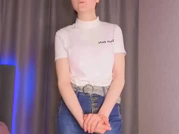 Da1sydream, 18 years old, GOAL: ^   remove t-shirt  ^ Hello, my name is Anna . I'M New, Be Polite: 3 <3 #shy #new #blackhair #18 #skinny [0 tokens remaining], webcam photo