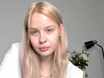 Da_hong_paooo, 18 years old, Do you want to see what's under my skirt? [194 tokens left] Its my first day Welcome to visit me im #18 and #new #shy #bigboobs #teen, webcam photo