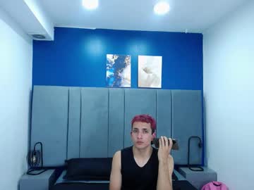 Live gay cam model Dahian_skite streaming now in HD