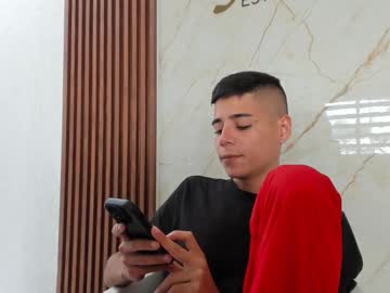 Live twink cam Danielsanta_18, age 25 yrs nude and streaming
