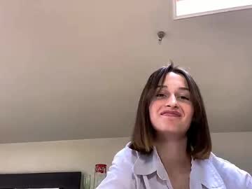 Darlinebruster, 19 years old, GOAL: show my tummy [94 tokens remaining] Welcome to my room! Im Emily.Wait u in my room honey. #natural #new #teen #shy #yoga, webcam photo
