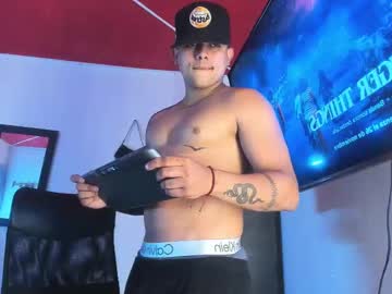 Muscle cam star Davidlenonn_, 21 yrs
