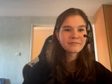 Delmypason, 18 years old, Goal ?cheers me up? My name is Mia, I'm 18 lets to know each other and have fun #18 #new #shy #smalltits #skinny [20 tokens remaining], webcam photo
