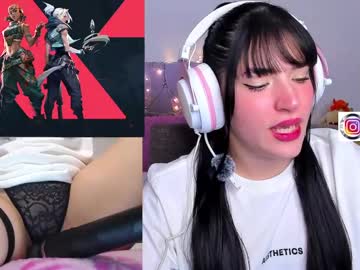 Squirting cam girl Demi_chan age 22 yrs live now