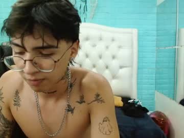 Derekfly big cock cam stud 19 yrs streaming live
