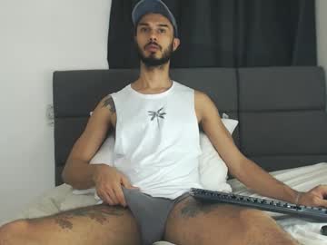 Derrymaster big cock cam stud 27 yrs streaming live