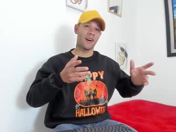 Desastre_goldenst, 31 years old, GOAL: Take off Shirt [40 tokens remaining] Welcome to my room! Let´s there be a Disaster #bigcock #muscle #daddy #young #cum, webcam photo