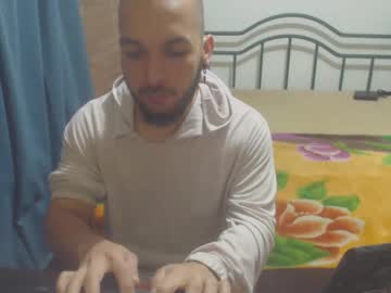 Dinchtcams big cock cam stud 32 yrs streaming live