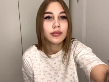 Dixiecritchley, 19 years old, Lick finger . I'm Stella, your favourite lips hehe #new #teen #18 #blonde #bigass [14 tokens remaining], webcam photo