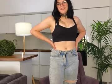 dollyakerley - Live EU Performer