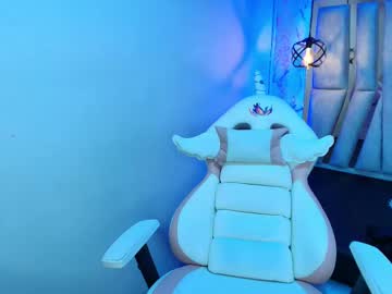 Squirting cam girl Dollybones age 20 yrs live now