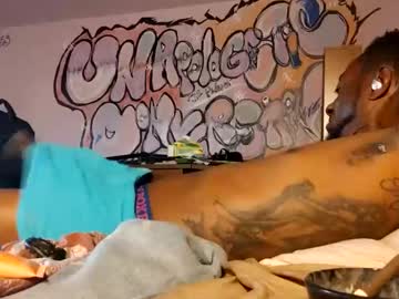 Squirting cam girl Drkcid age 48 yrs live now