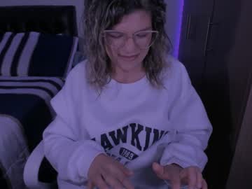 Effy_fanny8318, 24 years old, top off  #shy #new #young #glasses #natural #lush [274 tokens remaining], webcam photo