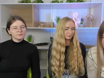 Eli_bliss, GOAL: I’ll share one of my favorite hobbies 200 [926 tokens remaining] Welcome to my room! #new #natural #glasses #perfekt #smile, webcam photo