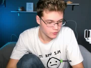 Elian_flame, GOAL: make me happy [22 tokens remaining] Welcome to my room! #18 #lovense #gay #bigcock #young, webcam photo