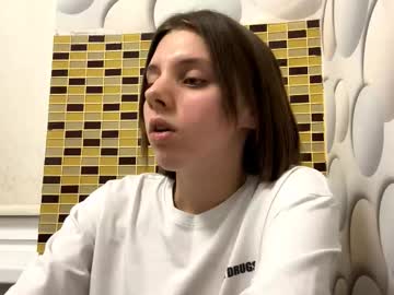 Elinhelser, 18 years old, G: tease you with my sweater?  Hi guys! I'm here #new my name is Elisa, I'm #18  #shy #teen #young  [96 tokens remaining], webcam photo