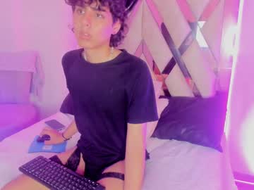 Eliotblaze, GOAL: show oil [94 tokens remaining] Welcome to my room! #gay #young #skinny #femboy #new, webcam photo