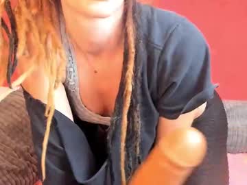Catch me live as Elisa_happylegs in premium male cam shows