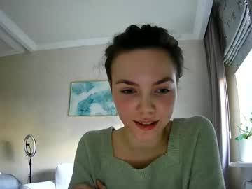 Elizabeth_xi, "Hello This is my first day here, I’ll be glad to start our first dialogue with you # #new #nonude #shy #sweet #natural [863 tokens remaining], webcam photo