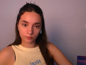 Elizsun, 19 years old, Hey, my first day, show me how it works #pregnant #18 #new #lovense #british, webcam photo