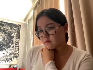 Ellenascheider, 18 years old, GOAL - sho the collarbones | Hello, my name Ella, how are you ? #new #18 #young #cute #shy [0 tokens remaining], webcam photo