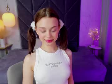 Elliechase, 18 years old, Welcome Ellie! Hey-hey! Im #new here! #18 #daddysgirl #tease #nonude [29 tokens remaining], webcam photo