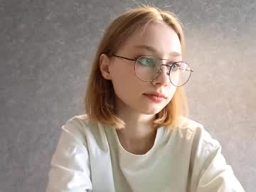 Elwinebanford, 18 years old, Goal:Spin around, show my outfit<: My name is Mia #new , new experience to me, hope it turns out well :3  #skinny #young #18 #shy [30 tokens remaining], webcam photo